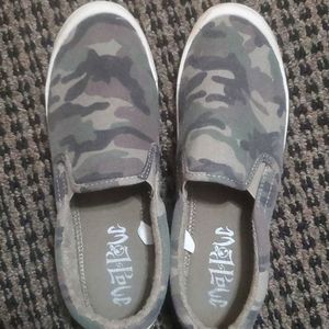 Slip on camo shoes